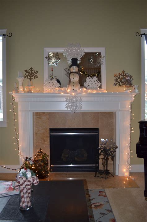 snowman mantel | Winter home decor, Christmas mantle decor, Christmas ...