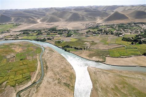 File:Scenic view in western Afghanistan-2011.jpg - Wikimedia Commons