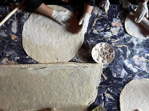 Despite restrictions on women, a bakery blossoms in hungry Afghanistan | World Food Programme