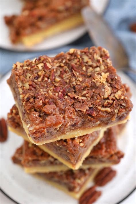 Best Easy Pecan Pie Bars Recipe [VIDEO] - Sweet and Savory Meals