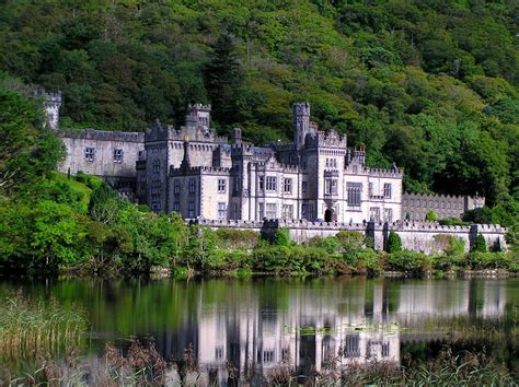 Kylemore Abbey – the incredible story of an Irish castle on a lake – 5 ...