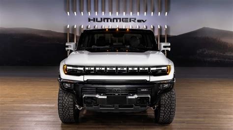 New Model Walkthrough: An Overview of the 2023 GMC Hummer EV | Ron ...