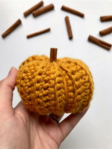 Simple Ribbed Pumpkins - A Purpose and A Stitch | Pumpkin pattern ...