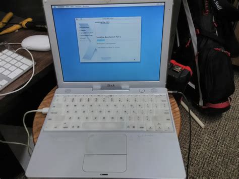 A teacher is giving this iBook G3 snow to me! : r/VintageApple