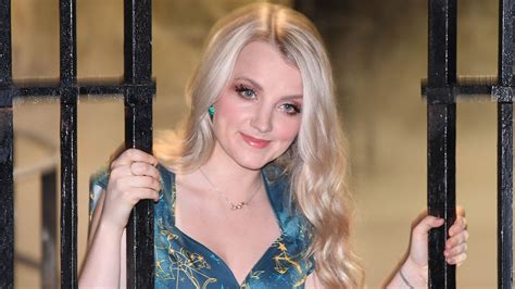 Evanna Lynch aborda la controversia trans de JK Rowling – The Hollywood ...