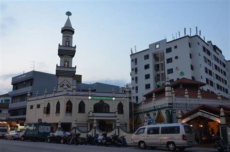 Singapore - Khadijah Mosque Façade Geylang Road | Mosque, Facade, Ferry ...