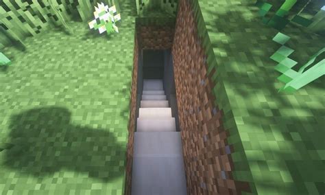 How to build and use secret entrances in Minecraft