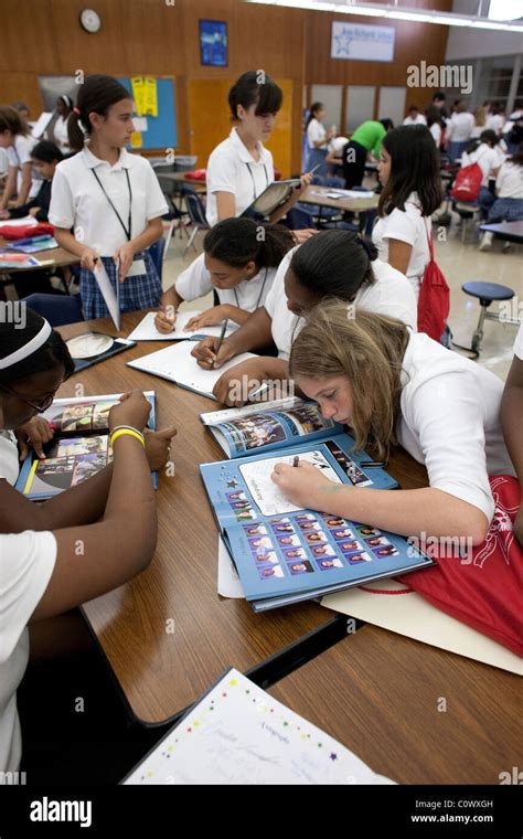 Middle school students at the Ann Richards School for Young Women ...