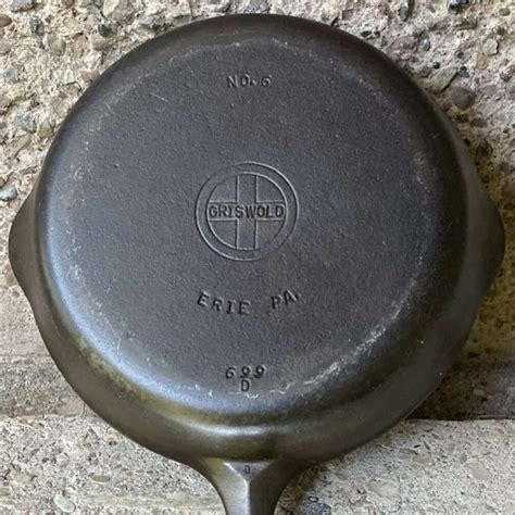 Griswold Cast Iron – Histroy, Value, Identify Guide In 2020 | Griswold cast iron, Cast iron ...