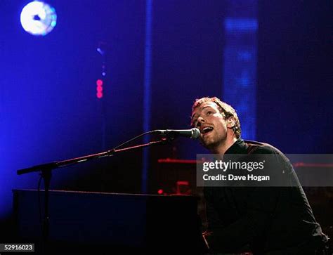 Chris Martin Singer Photos and Premium High Res Pictures - Getty Images