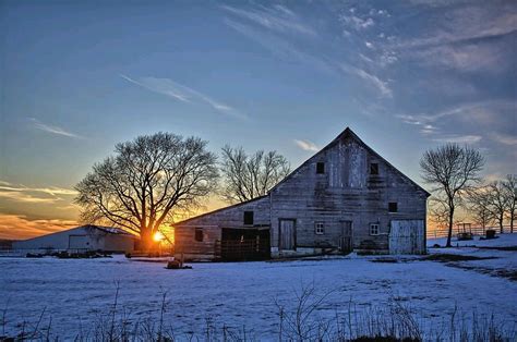 Barn Sunset | Country barns, Old barns, Barn