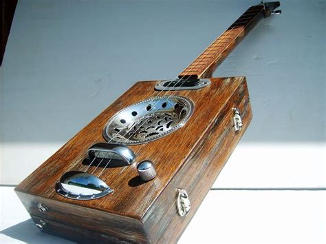 cigar box guitar 3 strings | Box guitar, Cigar box guitar, Cigar box