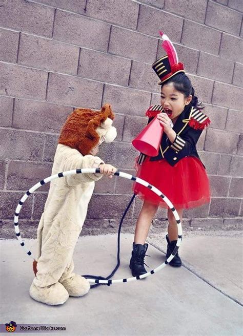 Circus Ringmaster Lion Tamer Costume - Photo 6/8