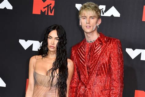 MGK et Megan Fox se fiancent et boivent leur sang pour célébrer ça | Le ...