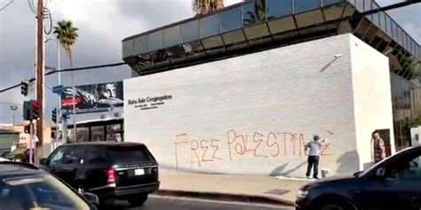 Los Angeles Synagogue Defaced With ‘Free Palestine’ Graffiti ...