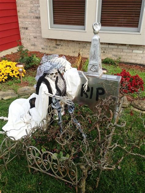 21 Funny Halloween Decorations Ideas – Decoration Love