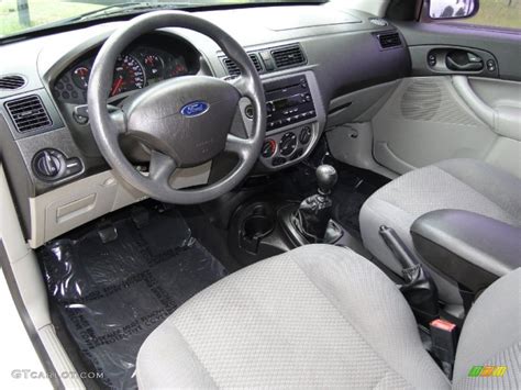 Charcoal/Light Flint Interior 2006 Ford Focus ZX3 SE Hatchback Photo #68456261 | GTCarLot.com