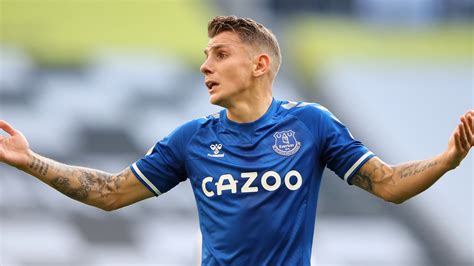 Lucas Digne: Everton left-back to undergo surgery after suffering ankle ...