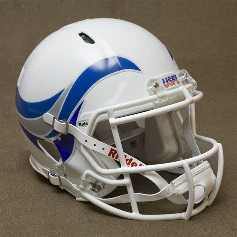 USFL Breakers Revolution Helmet | Football helmets, Football uniforms ...