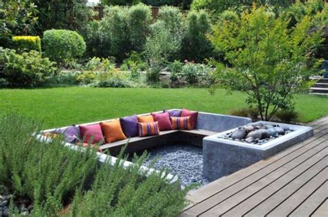 17 Inviting Outdoor Conversation Pit Ideas - Shelterness