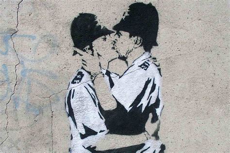 Banksy – Kissing Coppers | Widewalls