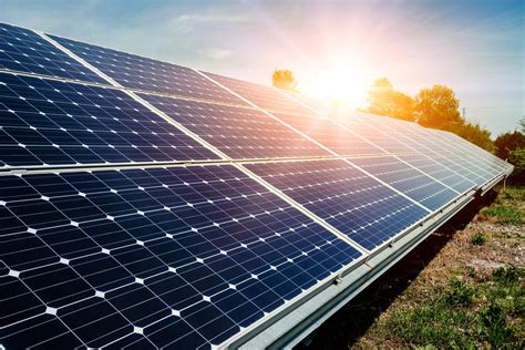 Un groupement de 12 entreprises créent le Cluster Energie Solaire - Algerie Eco