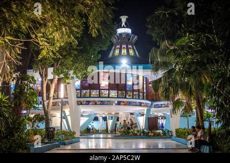 Coppelia Ice Cream Parlor, Havana, Cuba Stock Photo - Alamy