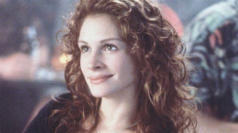 How To Recreate Julia Roberts' Iconic 90's Curls