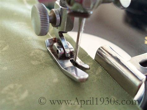 Singer Featherweight 221 Presser Foot Attachment – The Singer Featherweight Shop