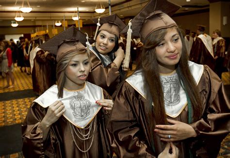 Crockett High School graduation – Collective Vision | Photoblog for the Austin American-Statesman