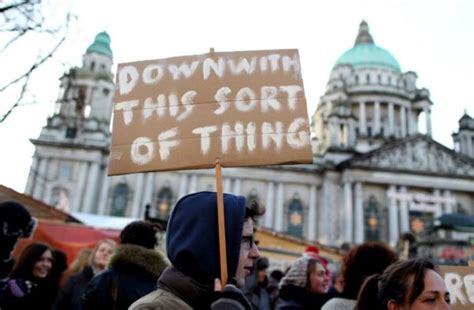 Northern Ireland: Why is this loyalist group igniting violent protests ...