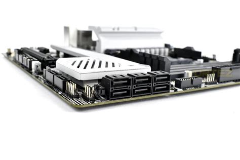 ASRock X570M Pro4 Review - Closer Look