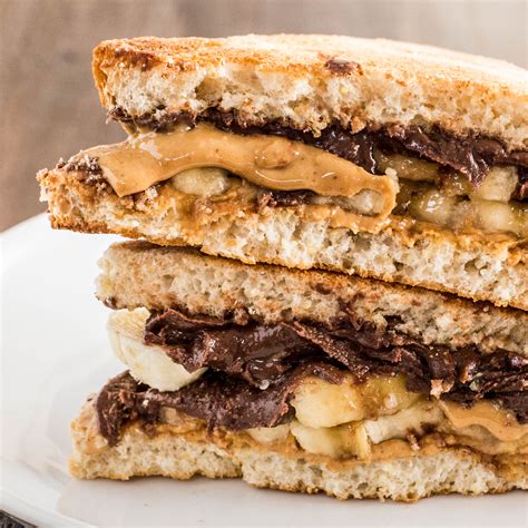 Grilled Chocolate Peanut Butter Banana Sandwich - Create. Nourish. Love.