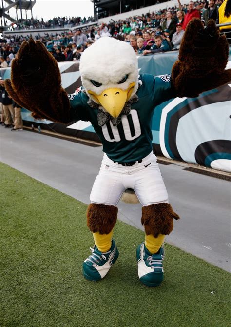 Eagle Gallery: Philadelphia Eagles Mascot Pictures