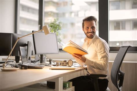 How Sit Stand Desks Make You More Alert and Productive