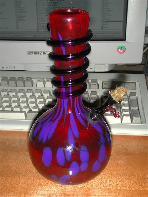 Heavy Glass Bongs - The Pub - Shroomery Message Board