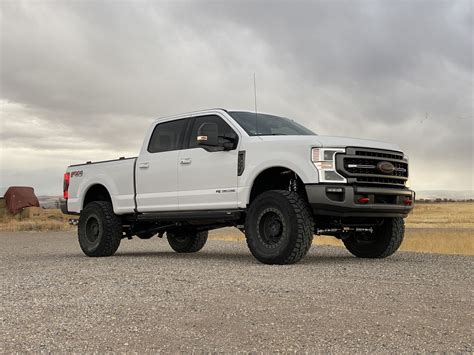 The F350 Soup Build BDS lift kit install on our F350 | Diesel Tech Magazine