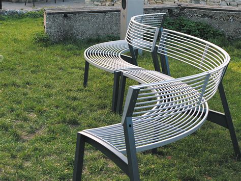 VERA | CURVED PARK BENCH WITH BACKREST - Exterior benches from mmcité | Architonic