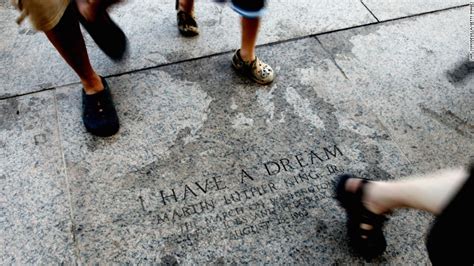 Vandals splatter Lincoln Memorial with green paint - CNNPolitics