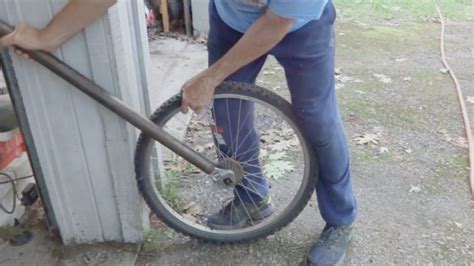 Removing rear bicycle sprockets | BikeGremlin US