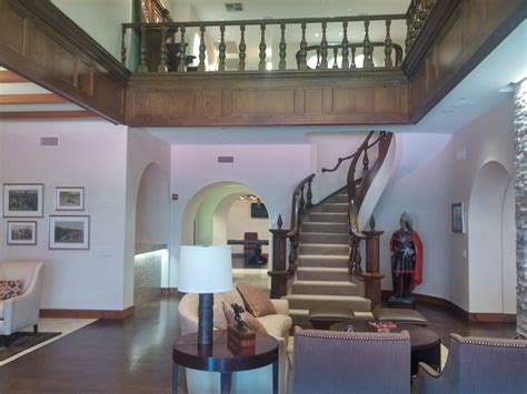 Chiefs' Owner Clark Hunt's Suite At Arrowhead Stadium - Daily Snark