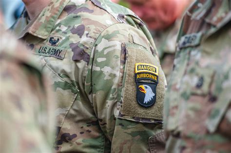 Army's 101st 'Screaming Eagles' Voted Best Unit in Social Media Faceoff | Military.com