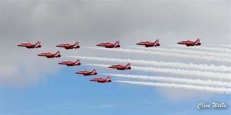 10 Red Arrows in formation | 10 Red Arrows in formation over… | Flickr