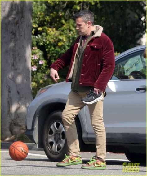 Ben Affleck Carries a Basketball on Set of 'The Accountant 2': Photo 5025921 | Ben Affleck ...