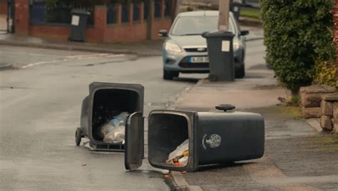 Absolutely devastating EF5 damage in Plymouth UK : r/EF5