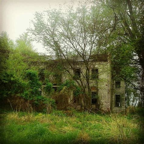 Warren county Mo. | Creepy old houses, Cool places to visit, Abandoned places