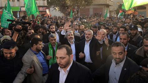 Jubilant crowds welcome Hamas leader to Gaza | CNN