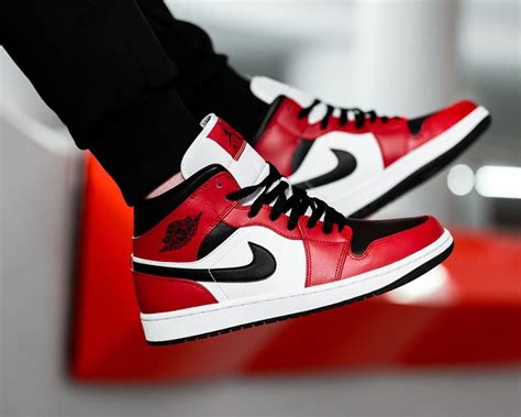 air-jordan-1-mid-chicago-toe-554724-069-restock - Foot Fire