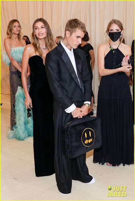 Justin Bieber Returns to Met Gala for First Time in 2015 with Hailey ...