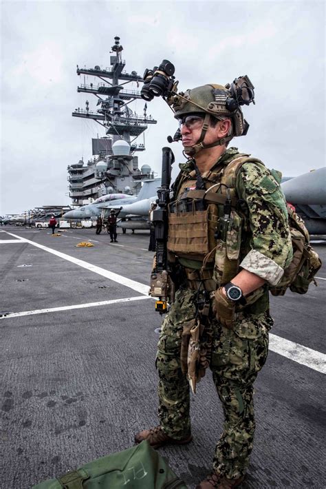 DVIDS - Images - USS Ronald Reagan (CVN 76) HVBSS Operations [Image 2 of 8]